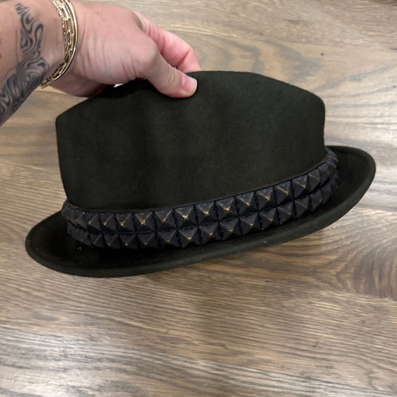 Stylish Dark Green Fedora with Studded Band- 100% wool from Hollywood Trading Co - Picture 4 of 6
